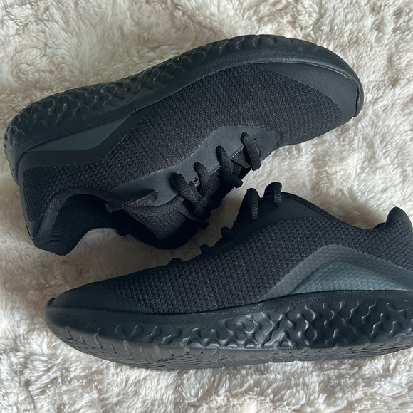 Women's Slip Resistant shoes - Picture 4 of 9